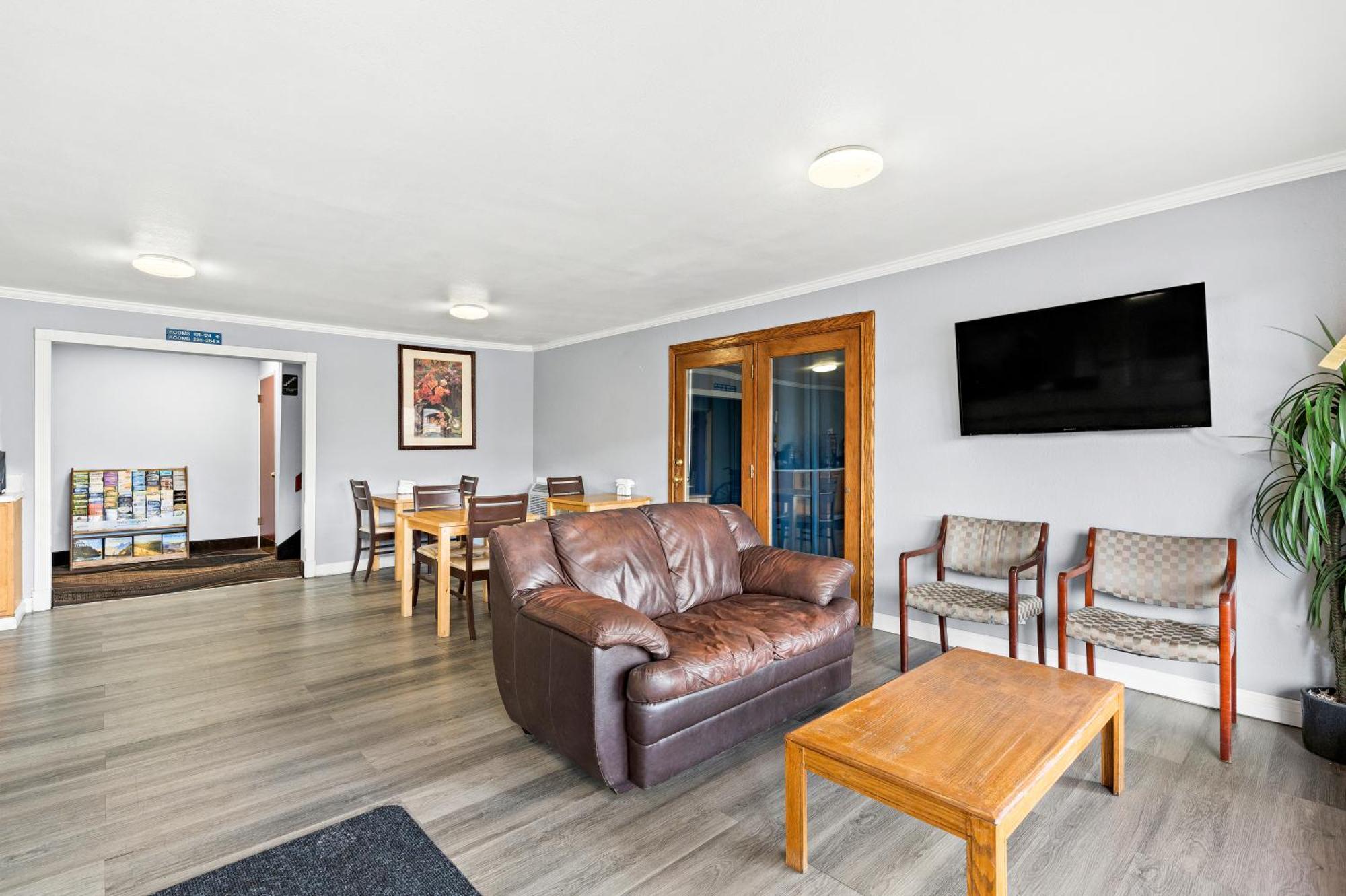 Motel Red Lion & 2*