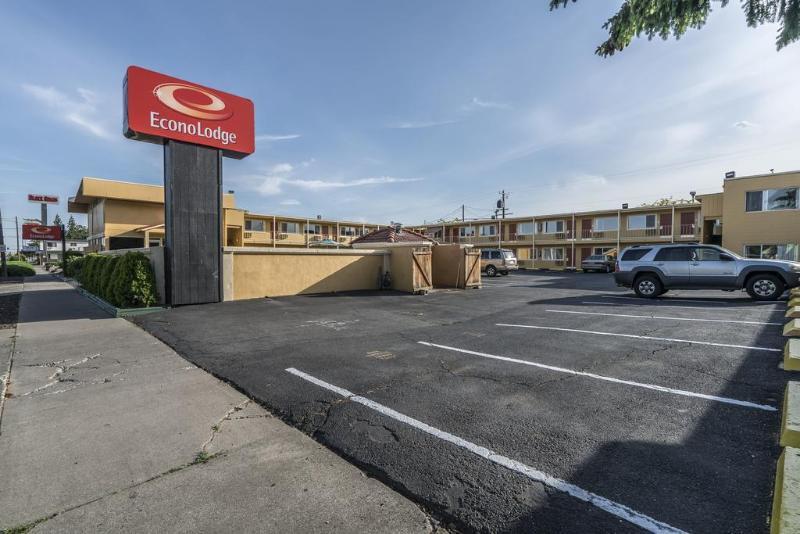 Red Lion & Motel 2*